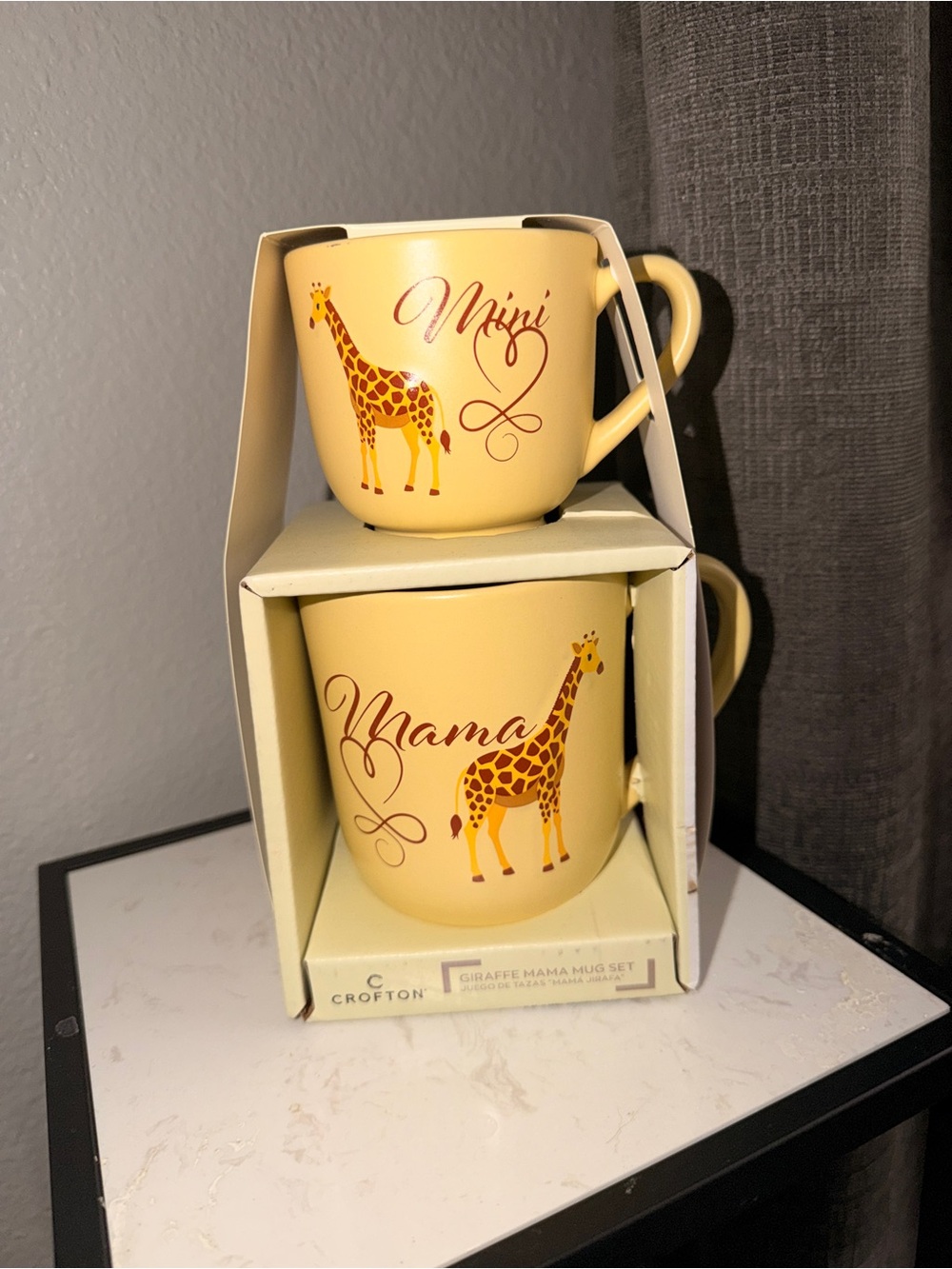 Croton Yellow Mama & Mini Giraffe Ceramic Mug Set
